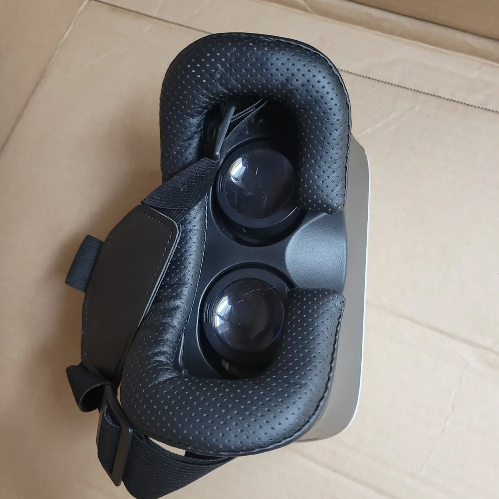 SoundLogic Virtual Reality Headset in White and Black